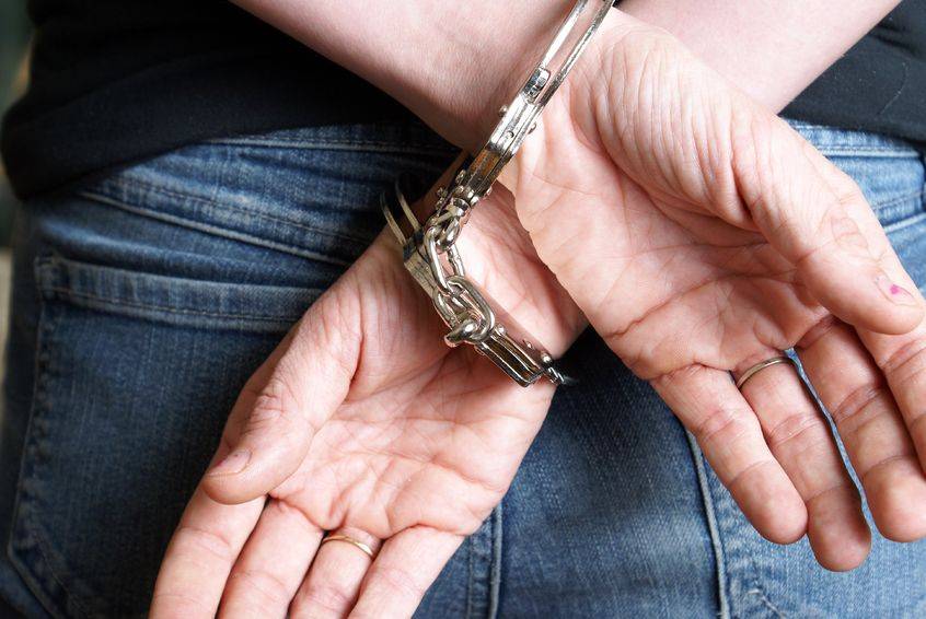 Arrest - false imprisonment of a hostage